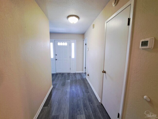 Building Photo - 7819 Hearthstone Cir