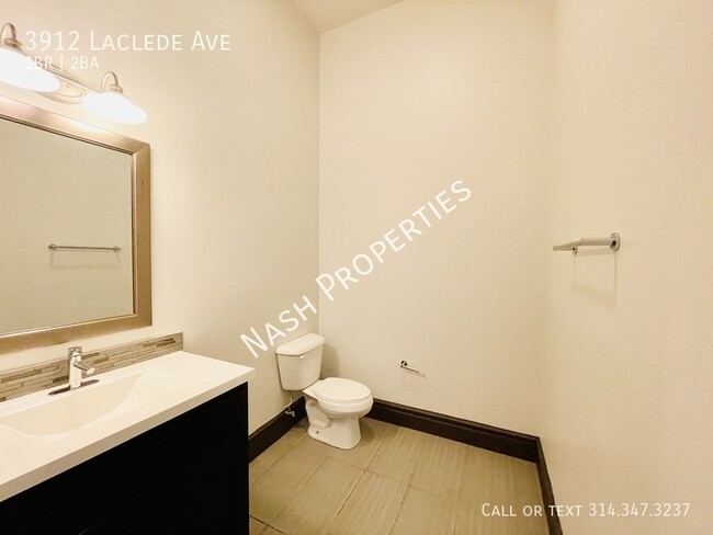 Building Photo - $1125 - 1 Bed / 1.5 Bath in Central West E...