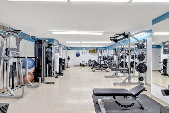 Building Photo - 4100 Galt Ocean Dr