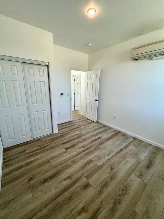 Building Photo - New 3 Bedrooms 2 Baths Apt. in Kensington