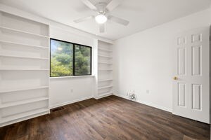 Building Photo - 132 Pinecrest Ln