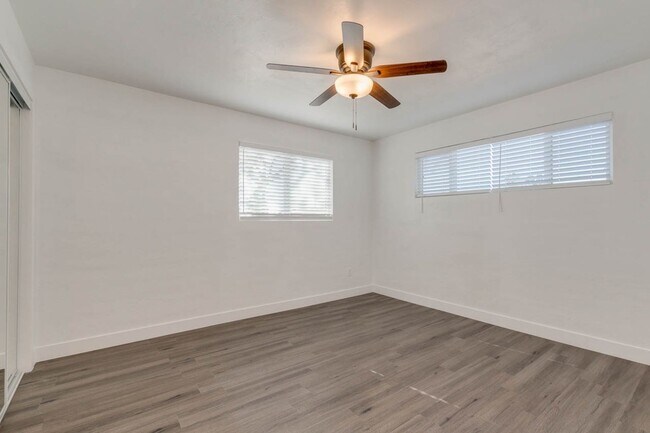 Building Photo - 4129 N 33rd Dr