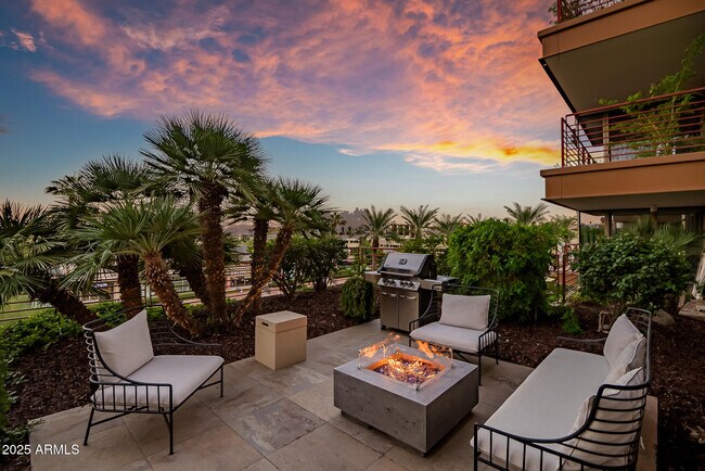 Building Photo - 7167 E Rancho Vista Dr