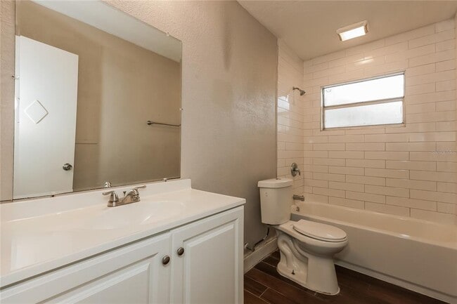 Building Photo - 601 Vining St