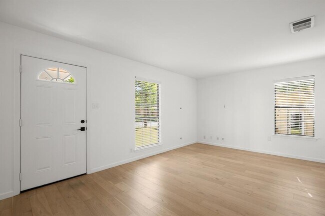 Building Photo - 1603 Grayford Dr