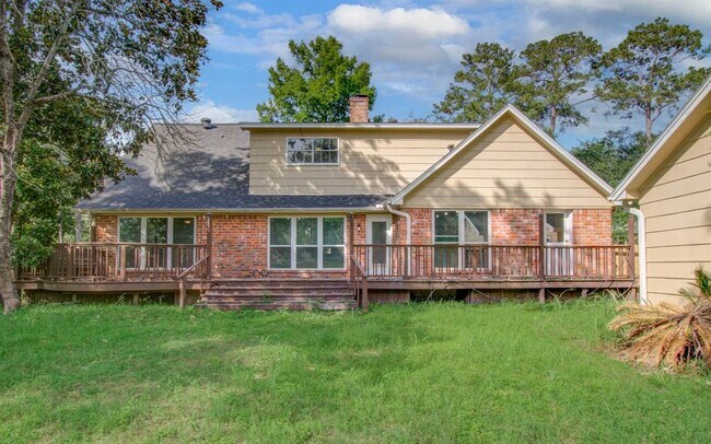 Building Photo - 812 Stone Mountain Dr