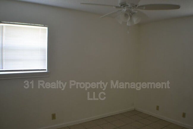 Building Photo - 704 Frisco Rd