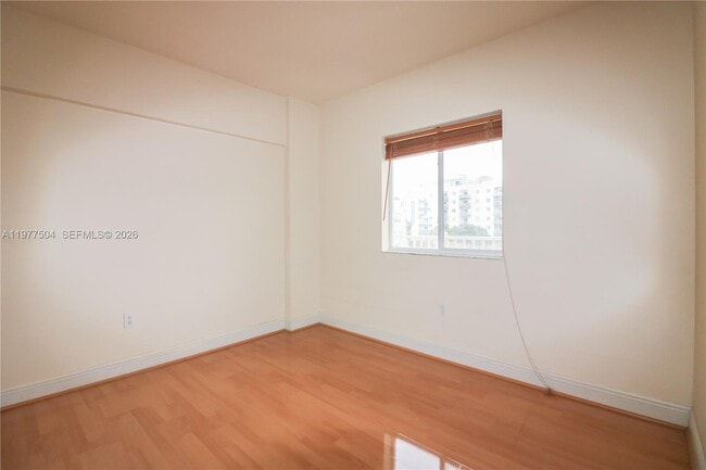 Building Photo - 134 SW 7th Ave