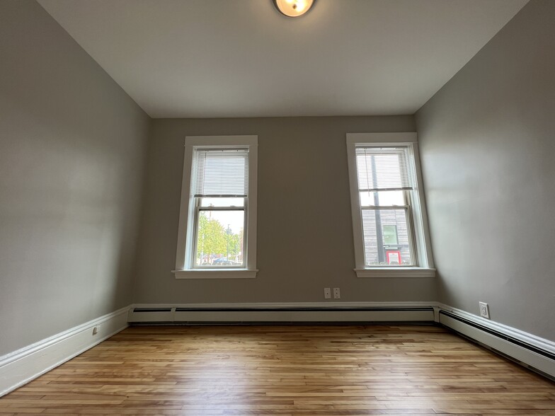 Building Photo - 2716 Hennepin Ave S