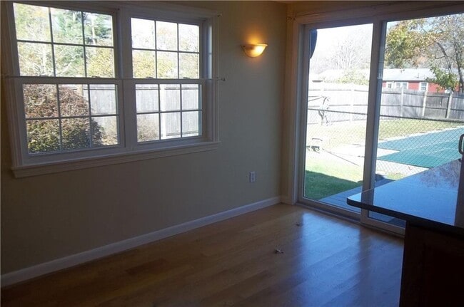 Building Photo - 80 Forest Park Dr