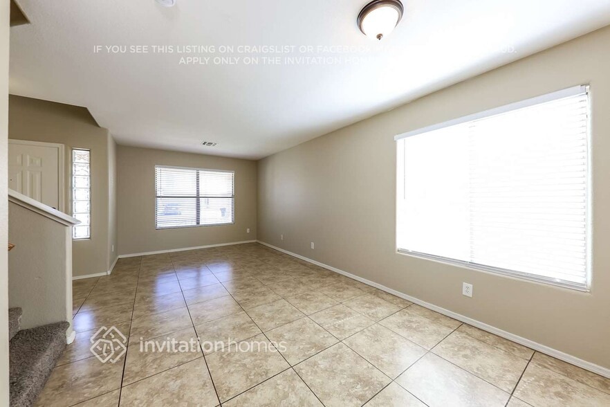 Building Photo - 12937 W Holly St