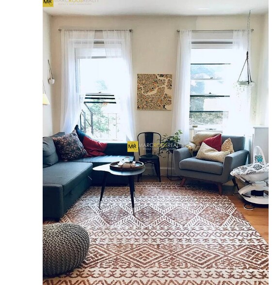 Primary Photo - 1064 Beacon St