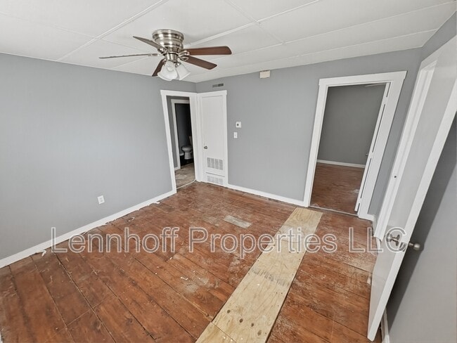 Building Photo - 142 Jewett St