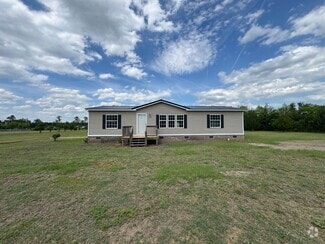 Building Photo - Loris - 3 Bedroom / 2 Bathroom Manufacture...