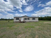 Building Photo - Loris - 3 Bedroom / 2 Bathroom Manufacture...