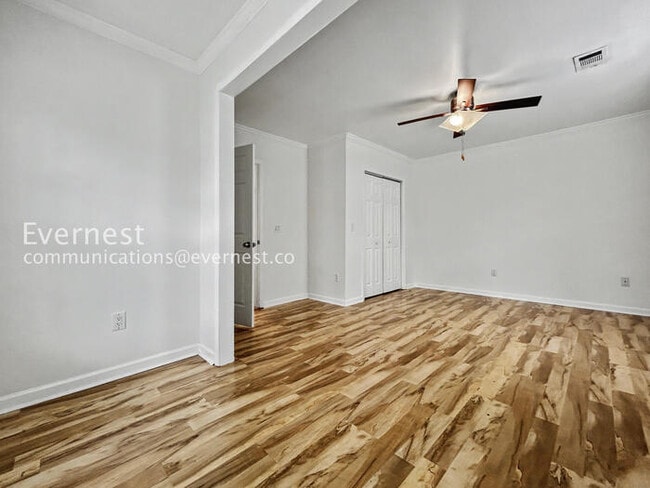 Building Photo - 1065 Fair St SW