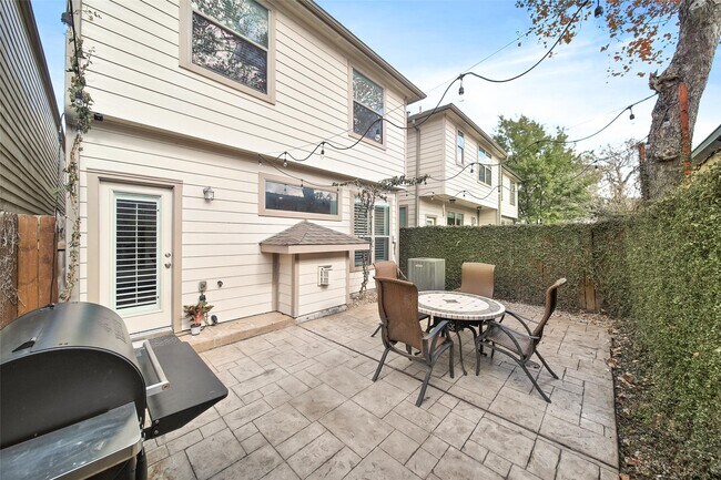 Building Photo - 5309 Larkin St