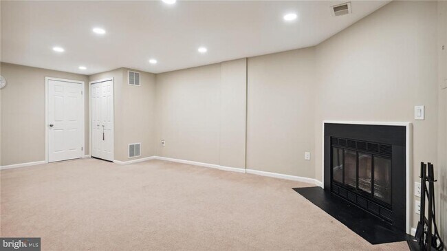 Building Photo - 6312 Chimney Wood Ct