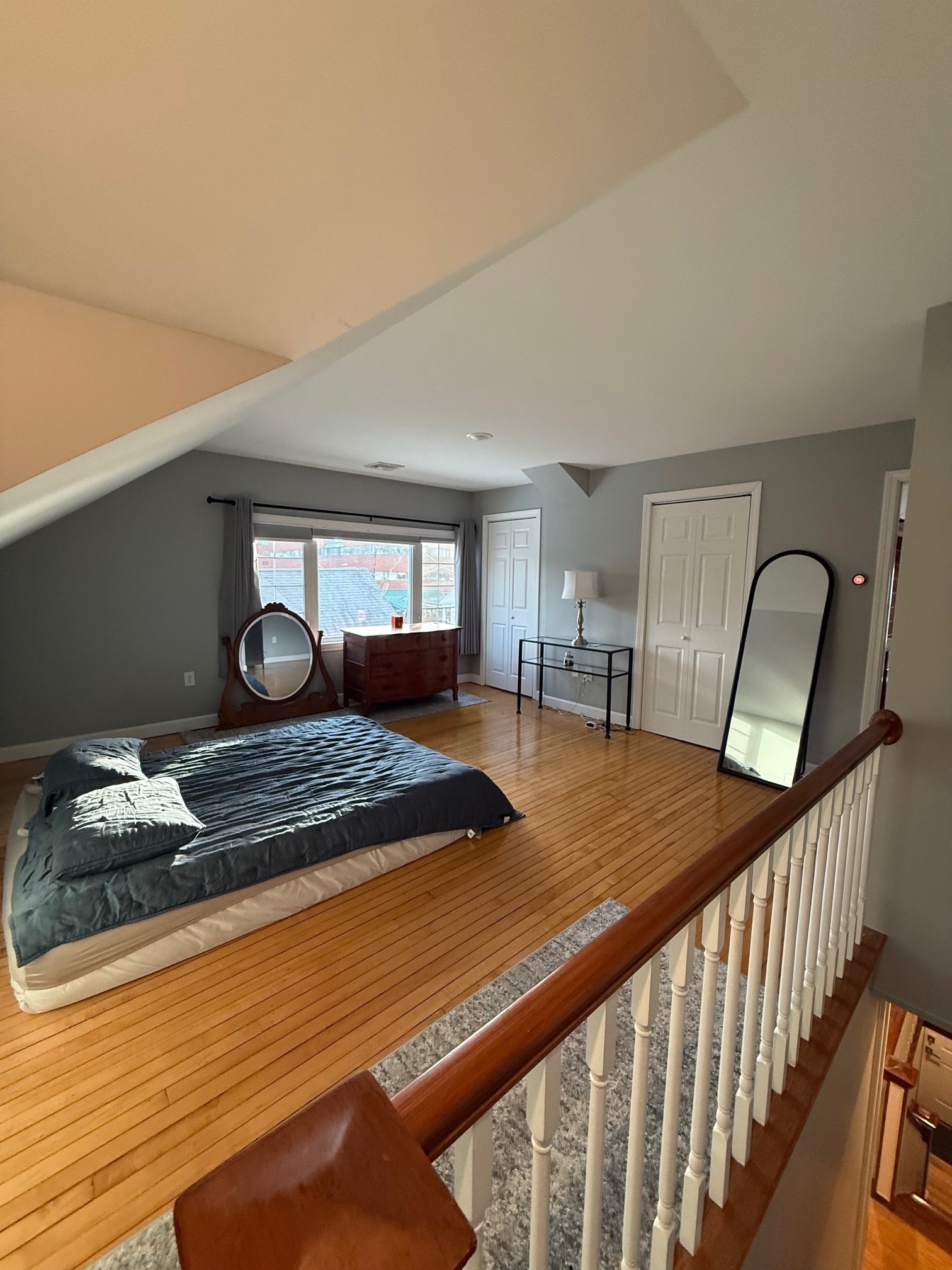 Building Photo - 264 Main St