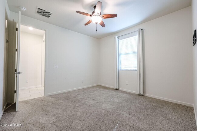 Building Photo - 14090 W Old Oak Ln