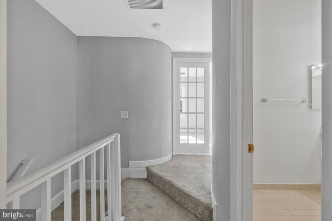 Building Photo - 8505 Jeffersonian Ct