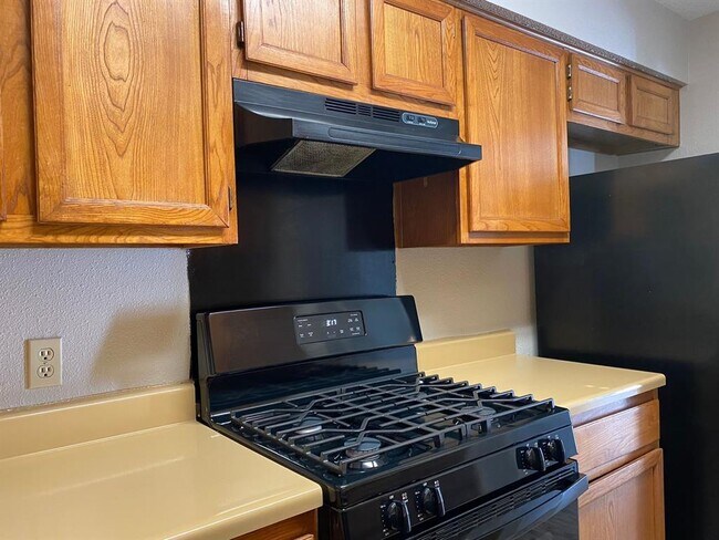 Building Photo - 510 Willowbend Cove