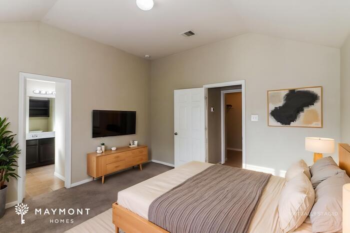 Building Photo - 1015 Bahia Vista Dr