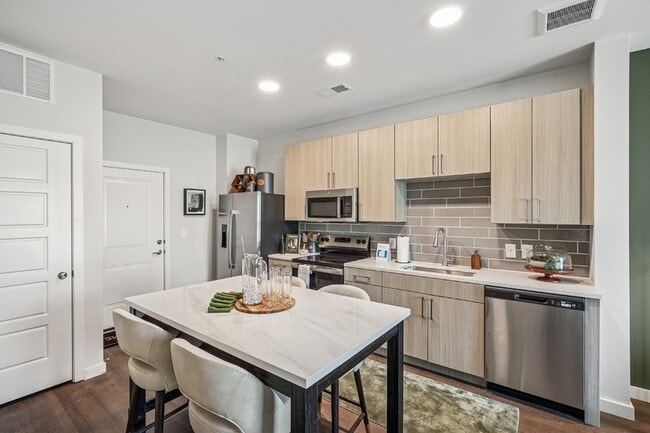 Building Photo - Rio Point