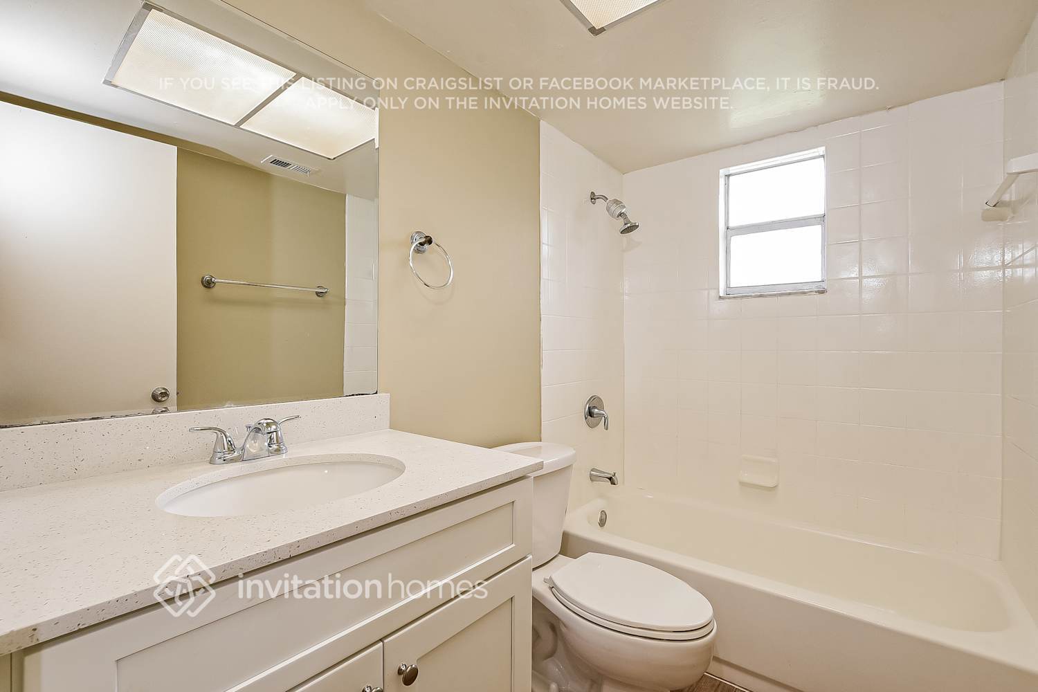 Building Photo - 409 S Hawthorn Cir