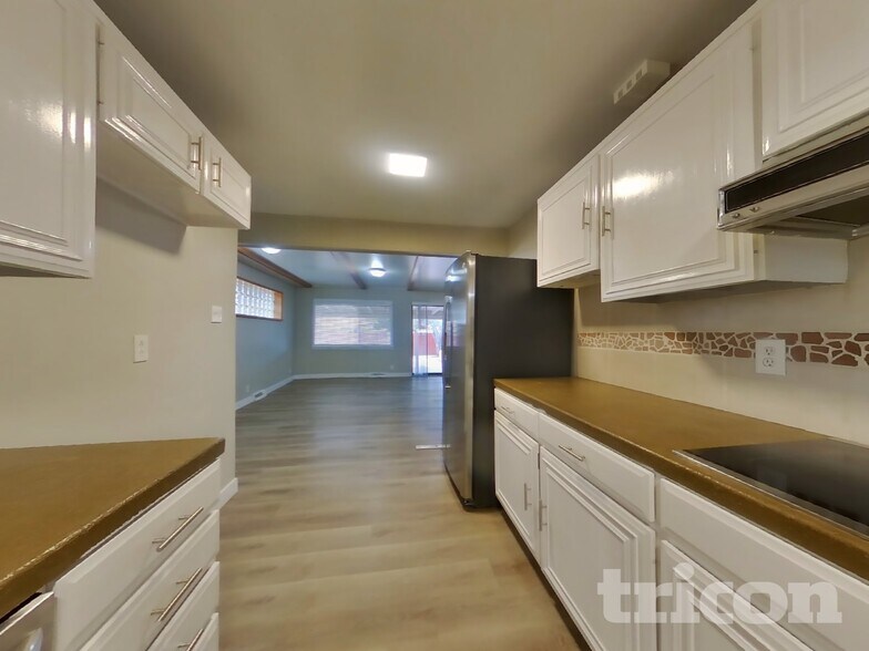 Building Photo - 1952 S Tennyson St