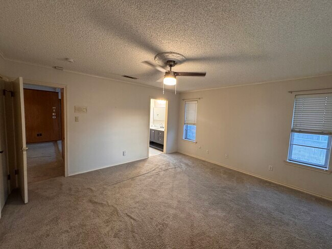 Building Photo - 6801 Lancelot Ct