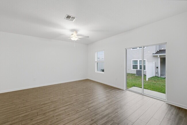 Building Photo - **Move-in Special no application fees** –NEW  Beautiful Move-In Ready Home in Ocala!INTERNET INCL...