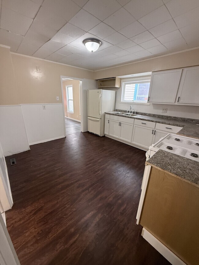 Building Photo - 169 Landon St