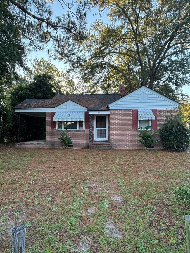 Building Photo - 901 Miller Rd