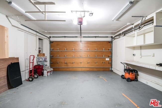 Building Photo - 3201 Viola Pl