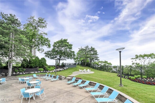 Building Photo - 12700 Lake Ave