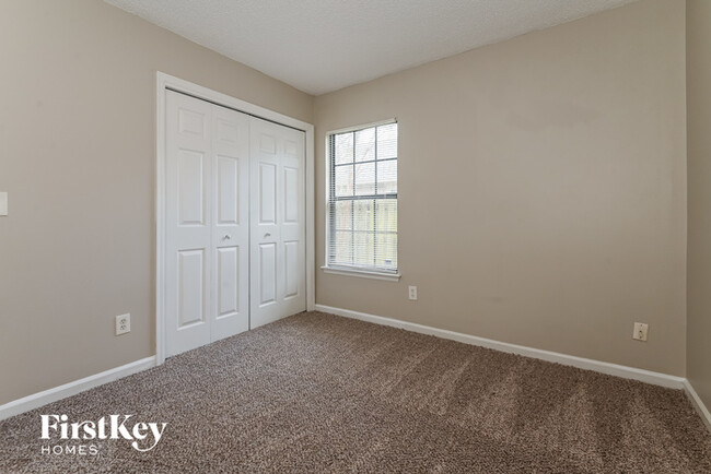Building Photo - 4576 Antler Hill Dr E