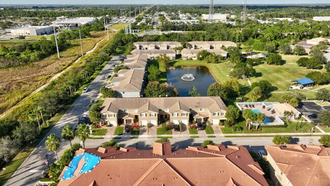 Building Photo - 2245 Portsmouth Ln