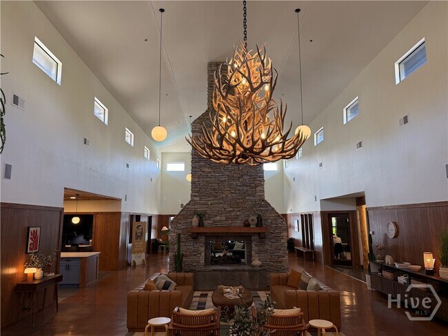 Building Photo - 211 North Ave