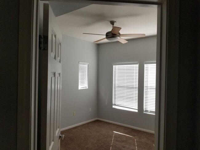 Building Photo - Townhome available in beautiful community