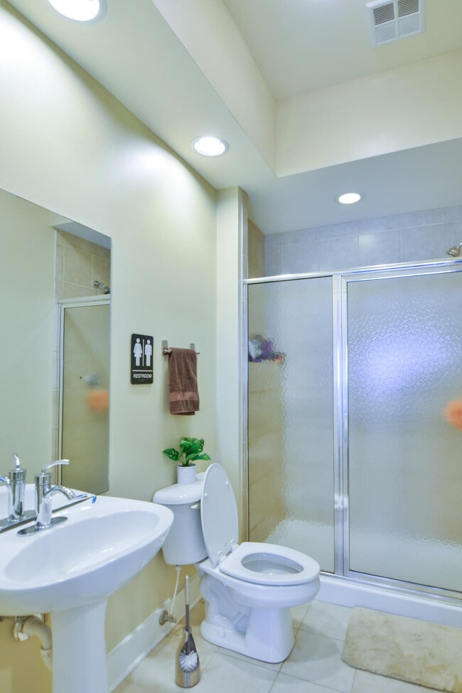 Building Photo - 650 S Mill St