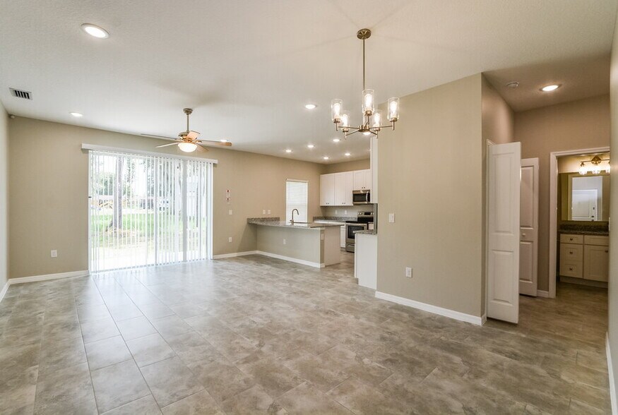 Building Photo - 406 Bay Oak Ln