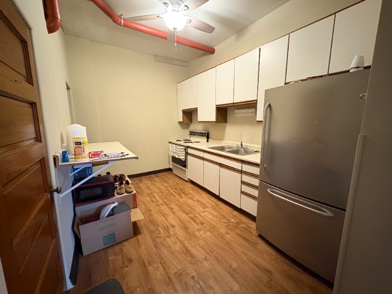 Building Photo - 208 West Ave