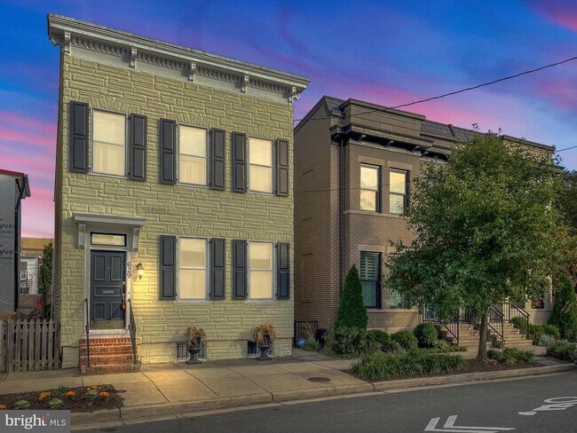Building Photo - 629 N Columbus St