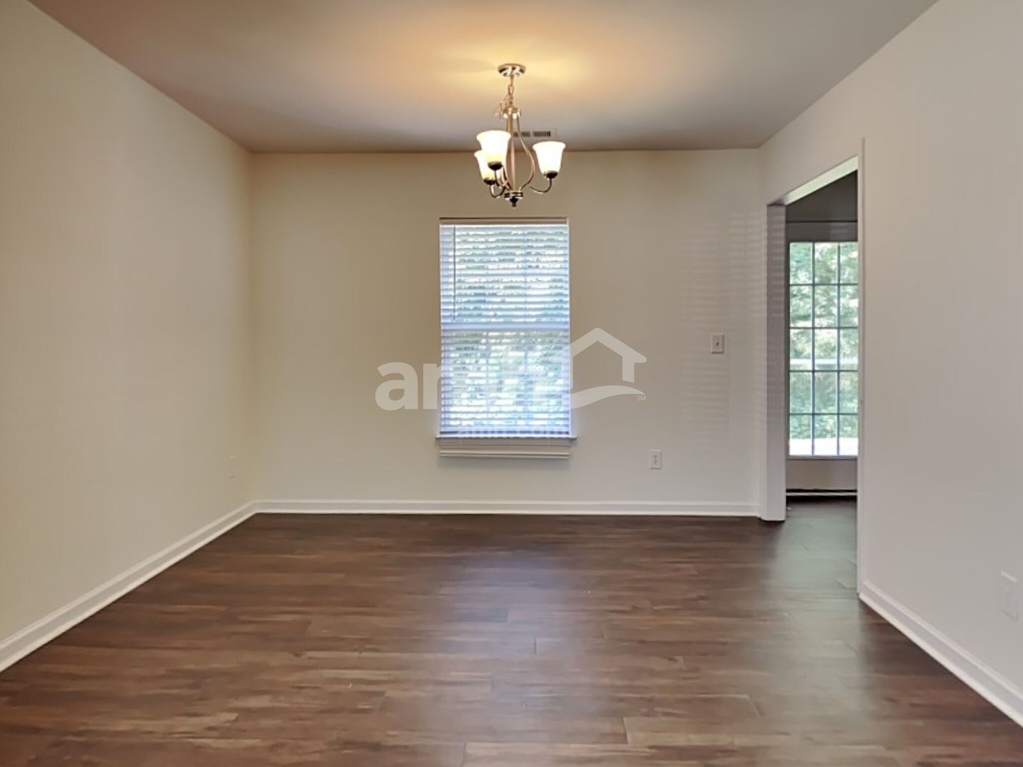 Building Photo - 425 Green Park Ln