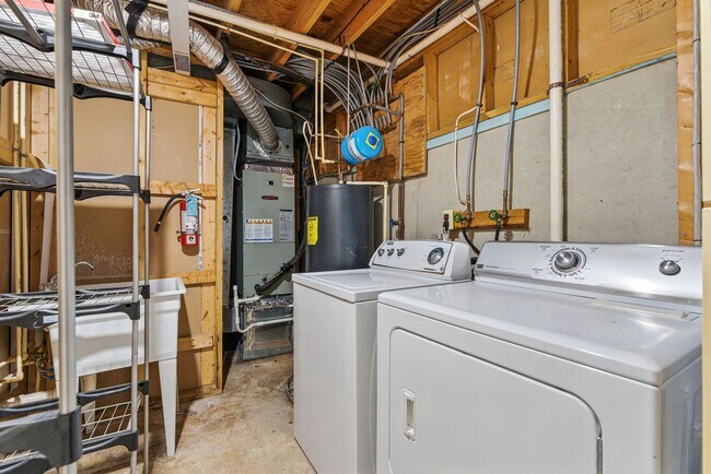 Building Photo - 505 Knollwood Ct