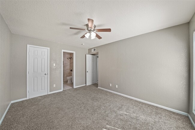 Building Photo - 8100 Creekbend Dr