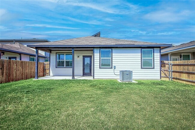 Building Photo - 301 Tequilana Pass