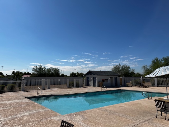 Pool with shower and bathrooms - 15300 N 85th Dr