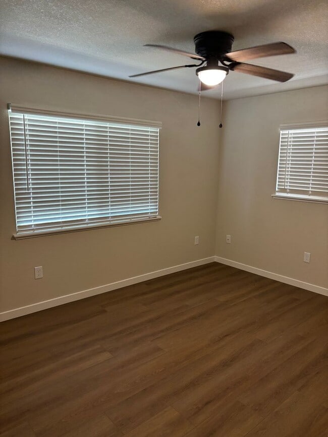 Building Photo - 3 BD 2 BA House in Yuba City! AVAILABLE NOW!! RENT SPECIAL-MOVE-IN JUNE AND GET $400 OFF AUGUST RENT